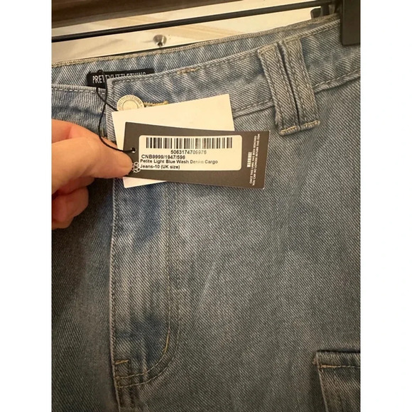 Women's PRETTYLITTLETHING Cargo Light Blue Wash Jeans, Size Petite 6, Wide Leg - Picture 4 of 6